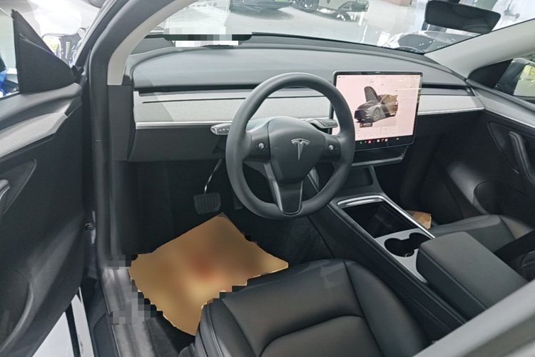 Tesla Model Y 2025 #11 Tesla Model Y 2025 immagine di auto #11