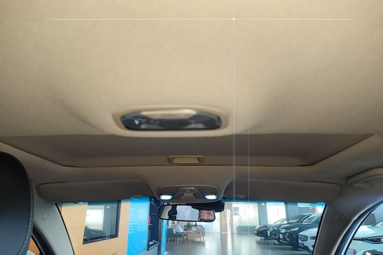 GEELY Emgrand 2018 car image #18
