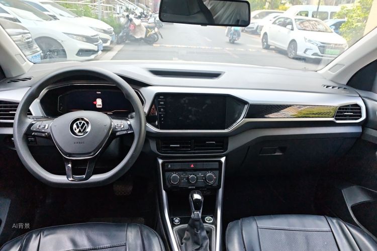 Volkswagen T-Cross 2023 #11 Volkswagen T-Cross 2023 car image #11