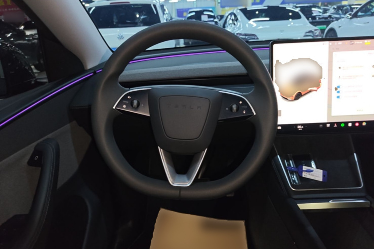 Tesla Model Y 2025 #11 Tesla Model Y 2025 car image #11