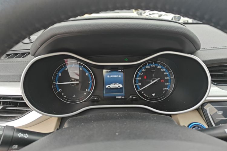 GEELY Emgrand 2018 car image #12