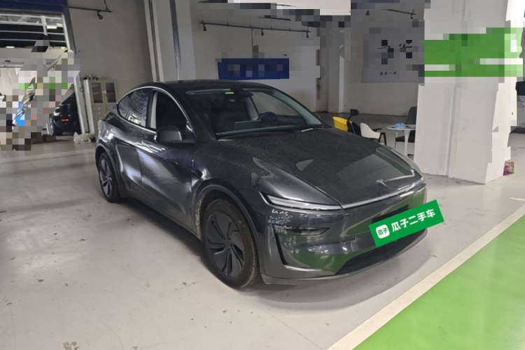 Tesla Model Y 2025 #6 Tesla Model Y 2025 car image #6