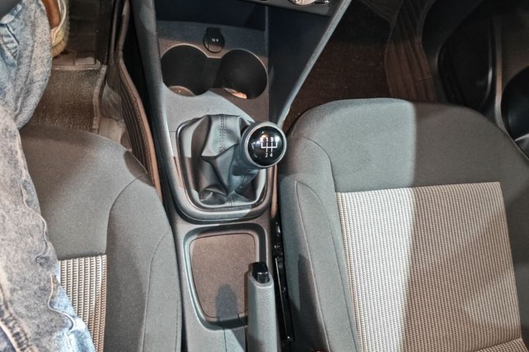 Volkswagen Polo 2016 car image #14