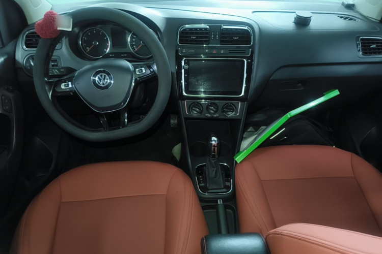 Volkswagen Polo 2018 car image #10
