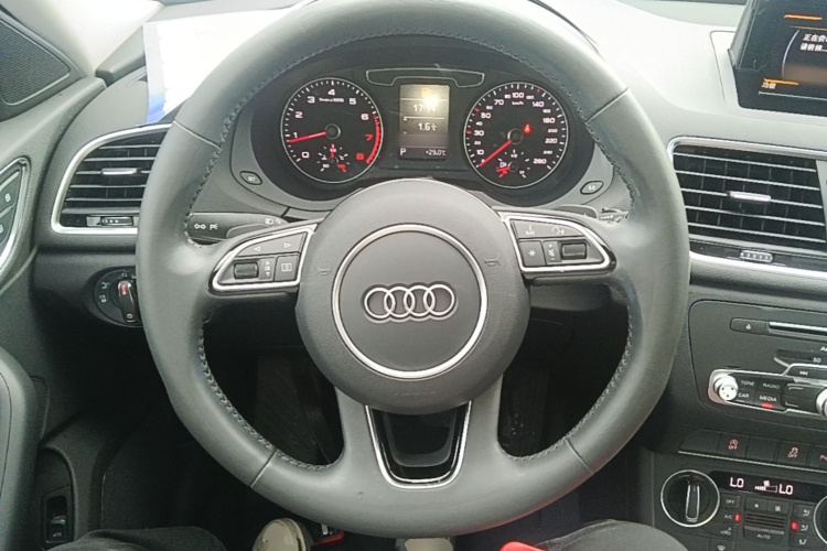 Audi Q3 2019 #11 Audi Q3 2019 car image #11