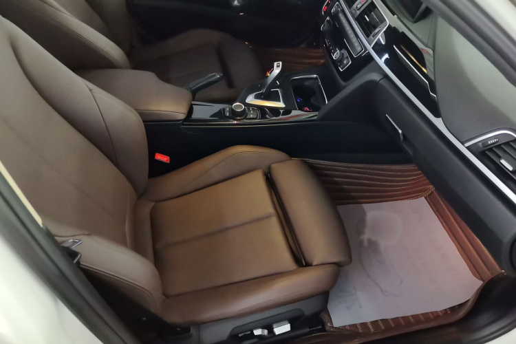 BMW 3 Series 2018 #15 BMW 3 Series 2018 car image #15