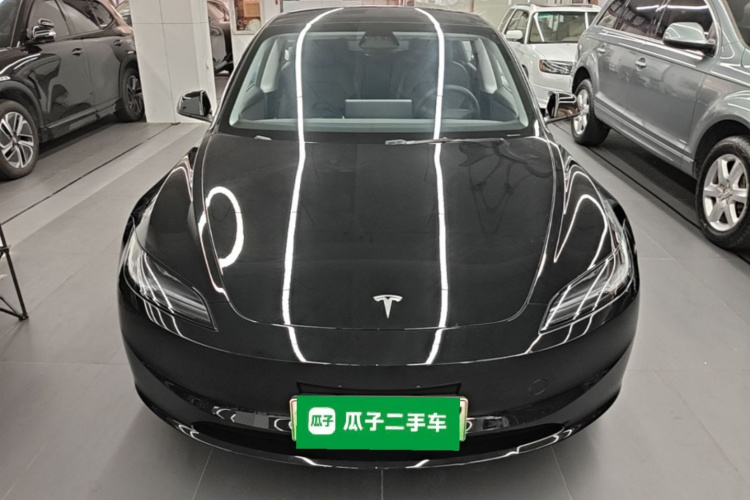 Tesla Model 3 2023 car image #3