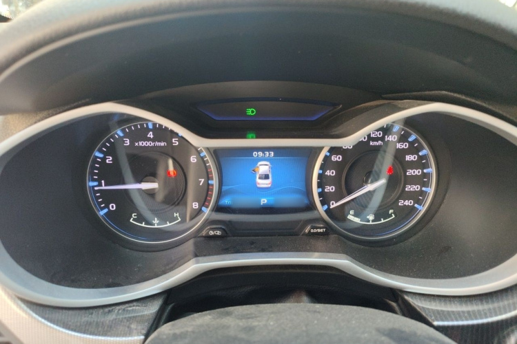 GEELY Emgrand 2017 car image #16