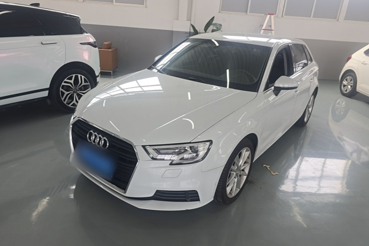 Audi A3 2018 car image #2