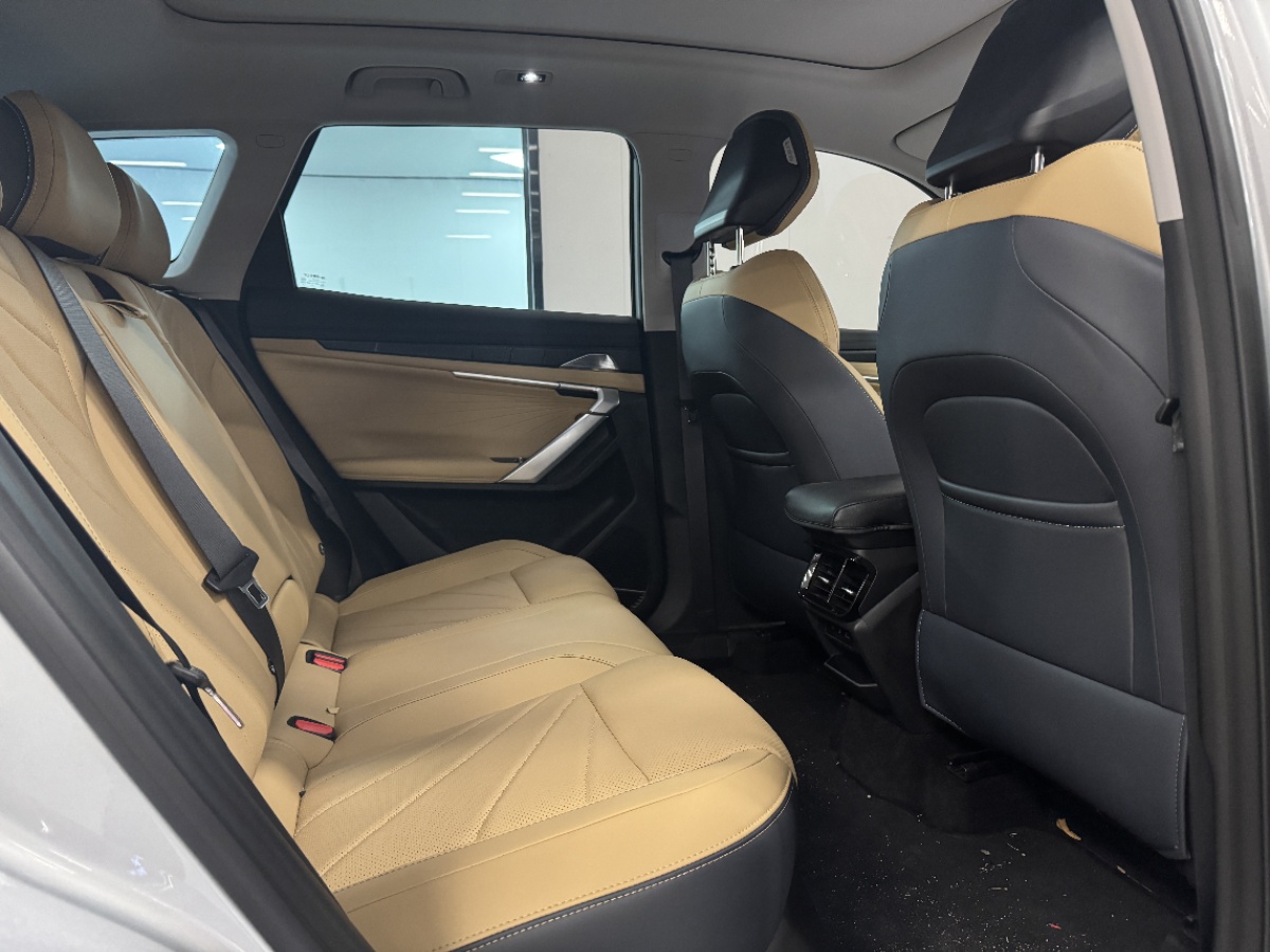 GEELY Boyue L 2024 immagine di auto #10