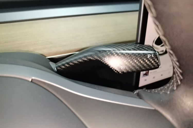 Tesla Model Y 2021 #14 Tesla Model Y 2021 car image #14