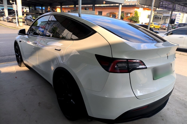 Tesla Model Y 2022 #5 Tesla Model Y 2022 immagine di auto #5