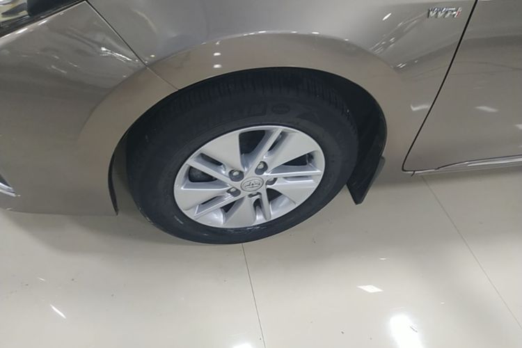 Toyota Corolla 2015 car image #9