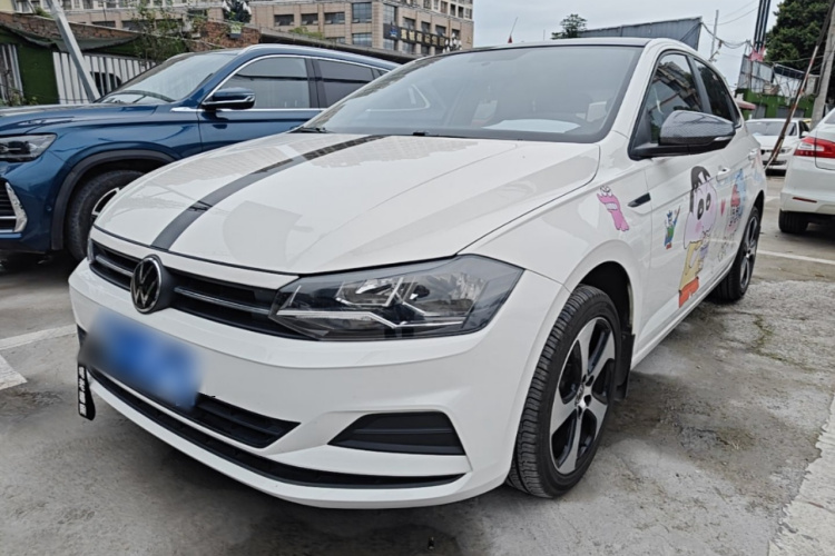 Volkswagen Polo 2021 car image #2