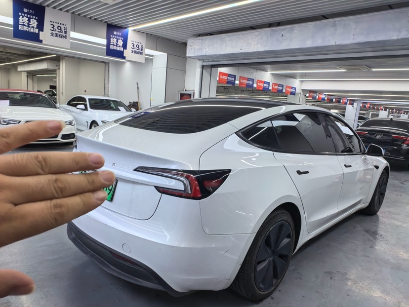 Tesla Model 3 2024 car image #5