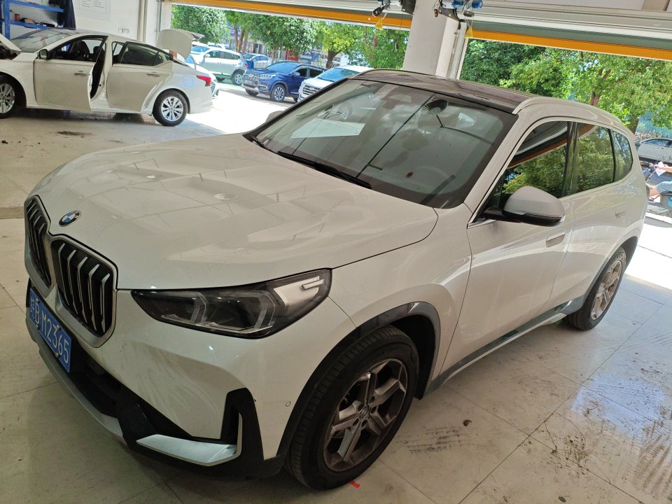 BMW X1 2023 BMW X1 2023 car image