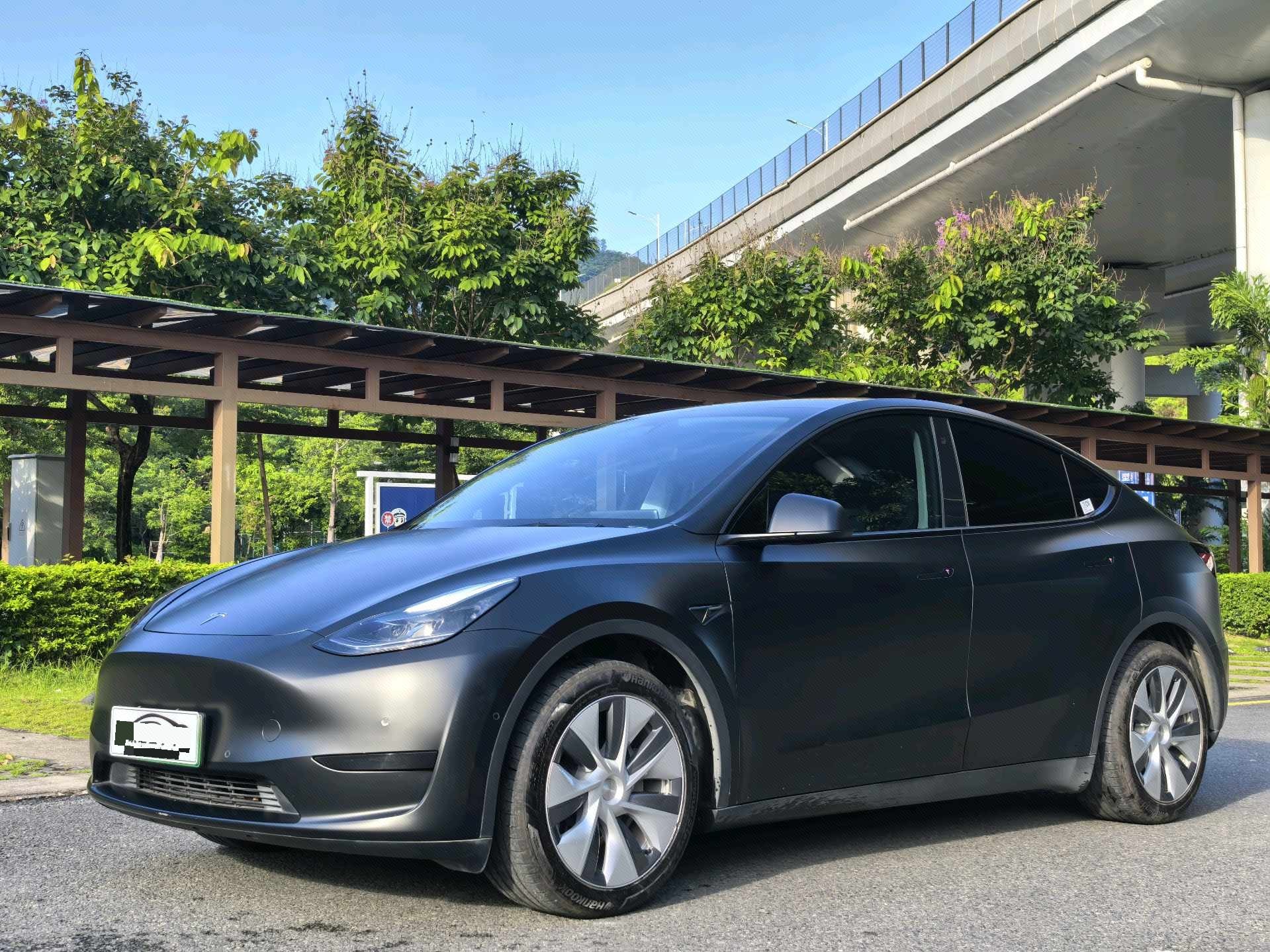 Tesla Model Y 2023 car image 