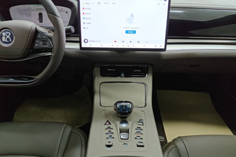 BYD Han 2024 immagine di auto #17