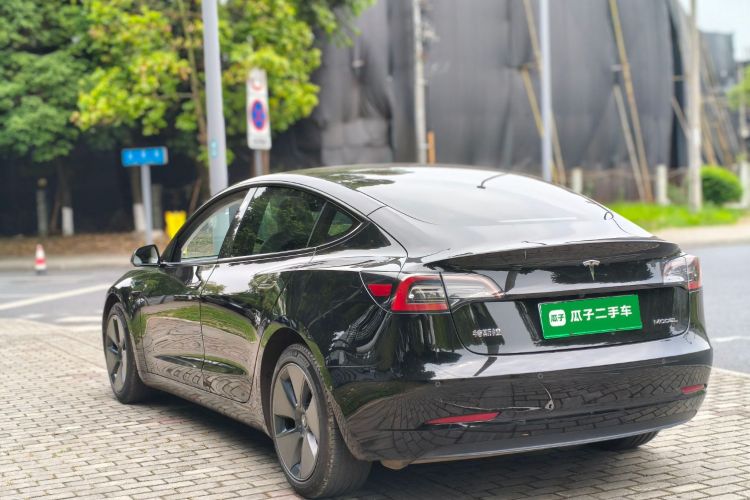 Tesla Model 3 2023 car image #5