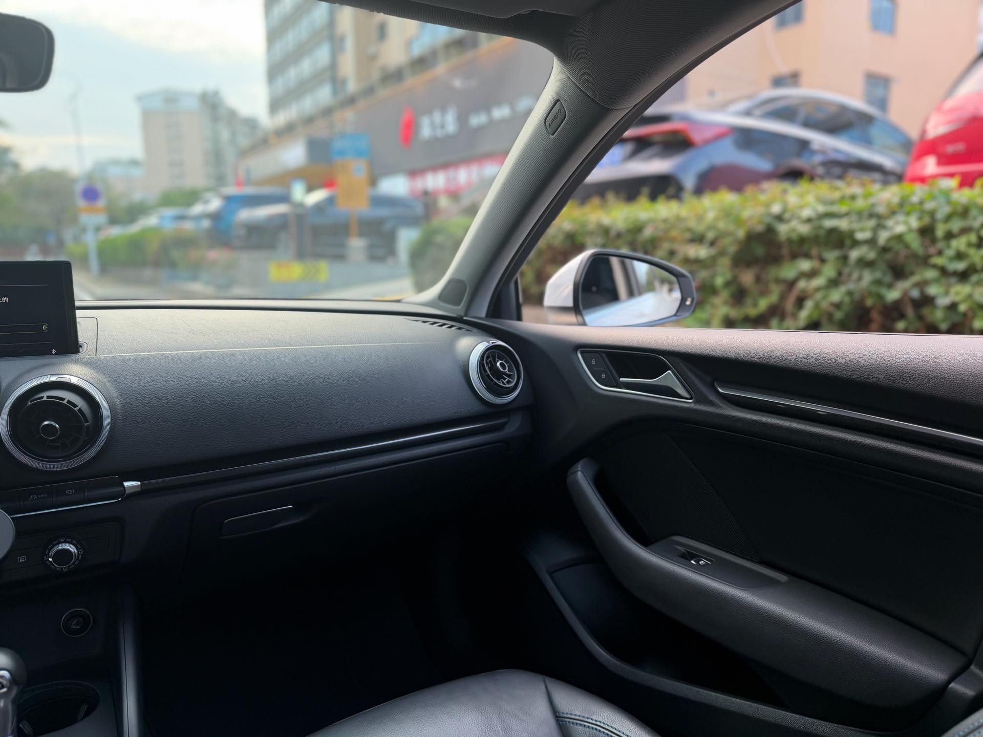 Audi A3 2018 car image #9