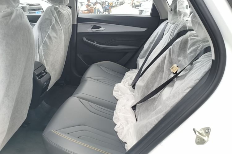 GEELY Binray 2026 #13 GEELY Binray 2026 car image #13