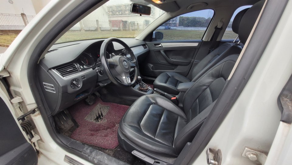 Volkswagen Bora 2014 car image #5