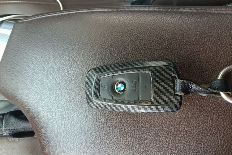 BMW 3 Series 2018 #10 BMW 3 Series 2018 car image #10