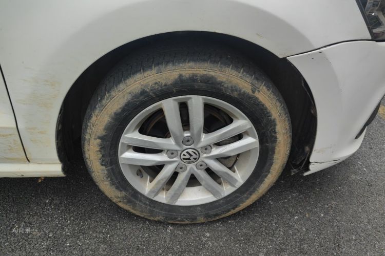 Volkswagen Polo 2019 car image #9