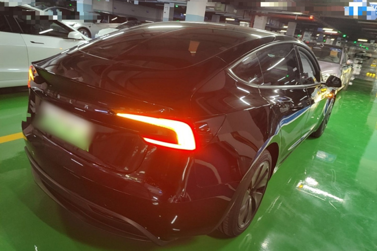 Tesla Model 3 2025 car image #7