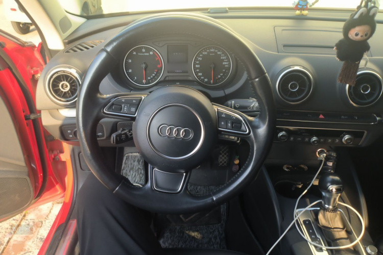 Audi A3 2015 car image #12