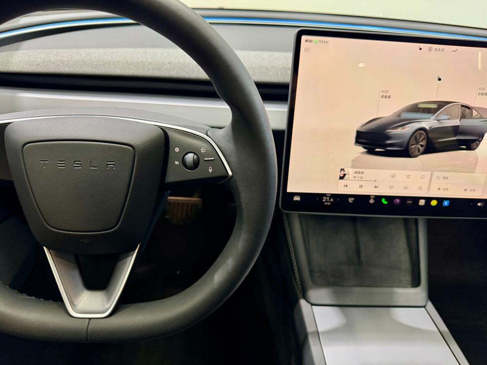 Tesla Model 3 2024 car image #28