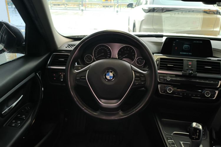 BMW 3 Series 2017 #15 BMW 3 Series 2017 car image #15