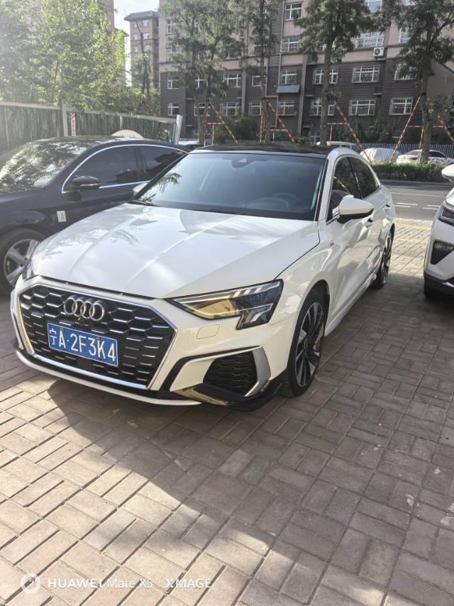 2023 2023 immagine di auto
