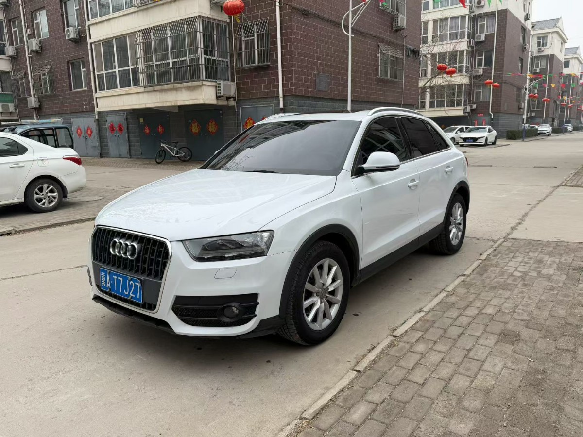 Audi Q3 2016 Audi Q3 2016 immagine di auto