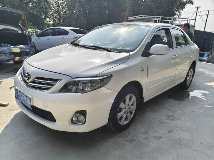 Toyota Corolla 2013 Toyota Corolla 2013 car image