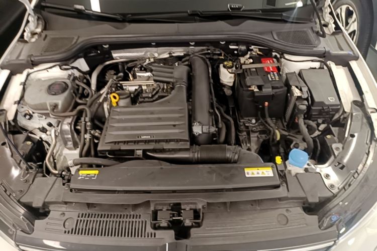 Volkswagen Golf 2022 car image #20