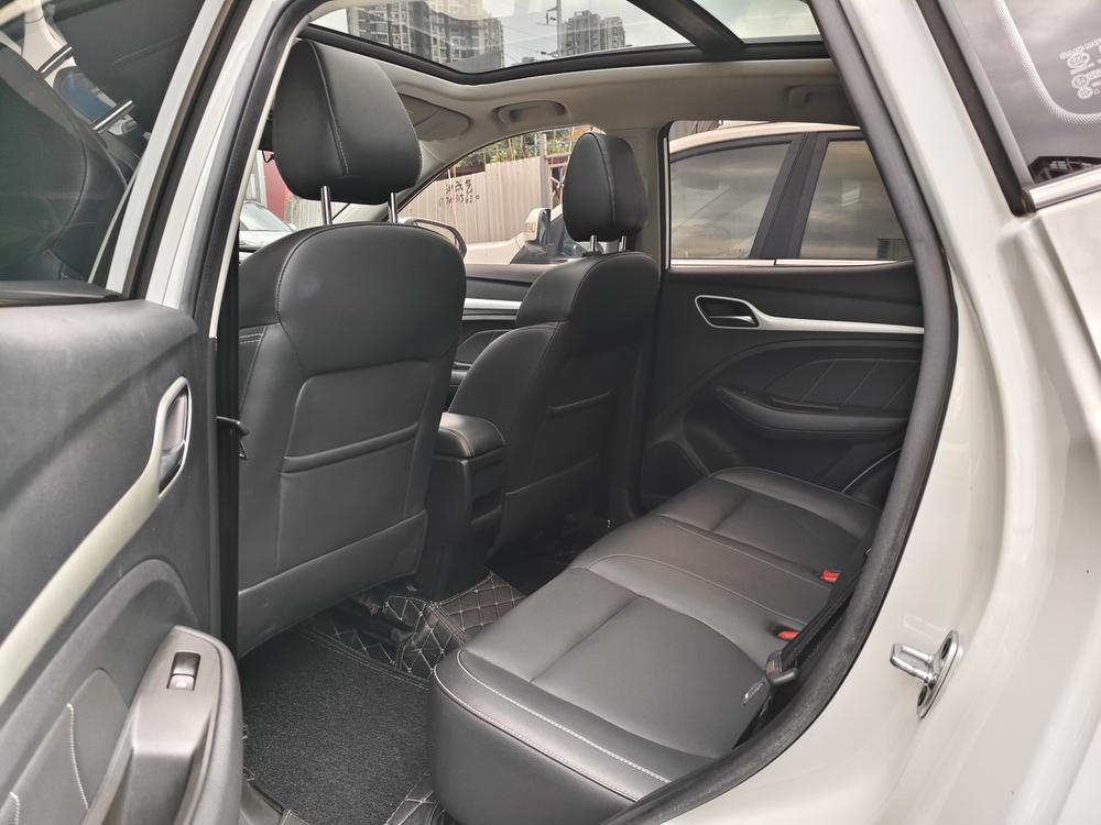 MG ZS 2019 car image #10