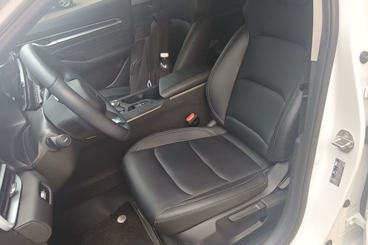 GEELY Emgrand 2025 car image #15