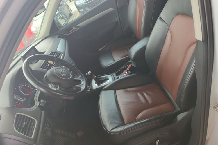 Audi Q3 2017 car image #15