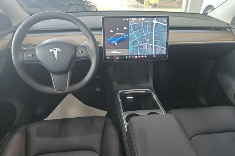 Tesla Model Y 2021 #11 Tesla Model Y 2021 car image #11