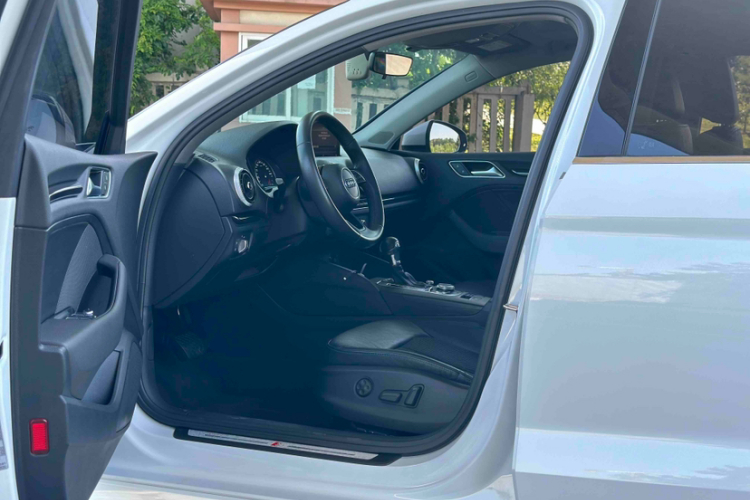 Audi A3 2018 image de voiture #13