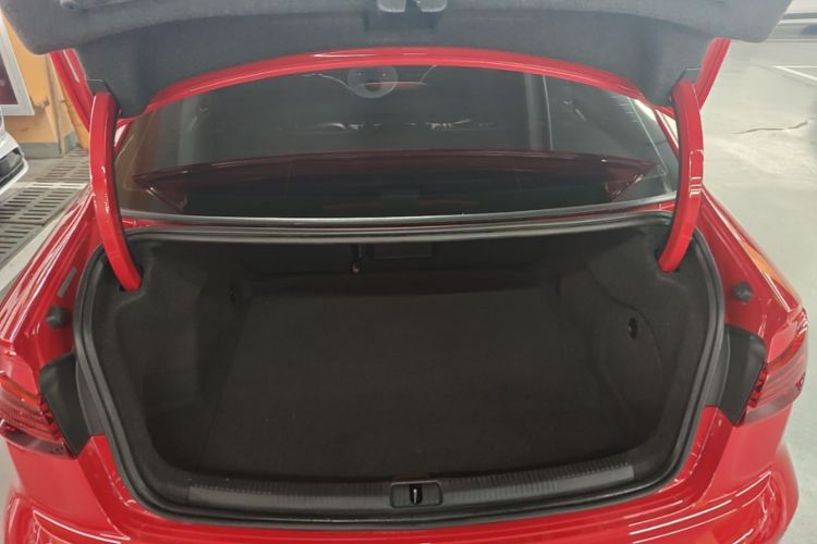 Audi A3 2018 car image #19