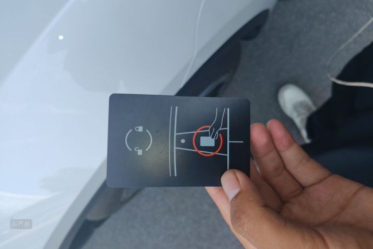 Tesla Model Y 2026 car image #10
