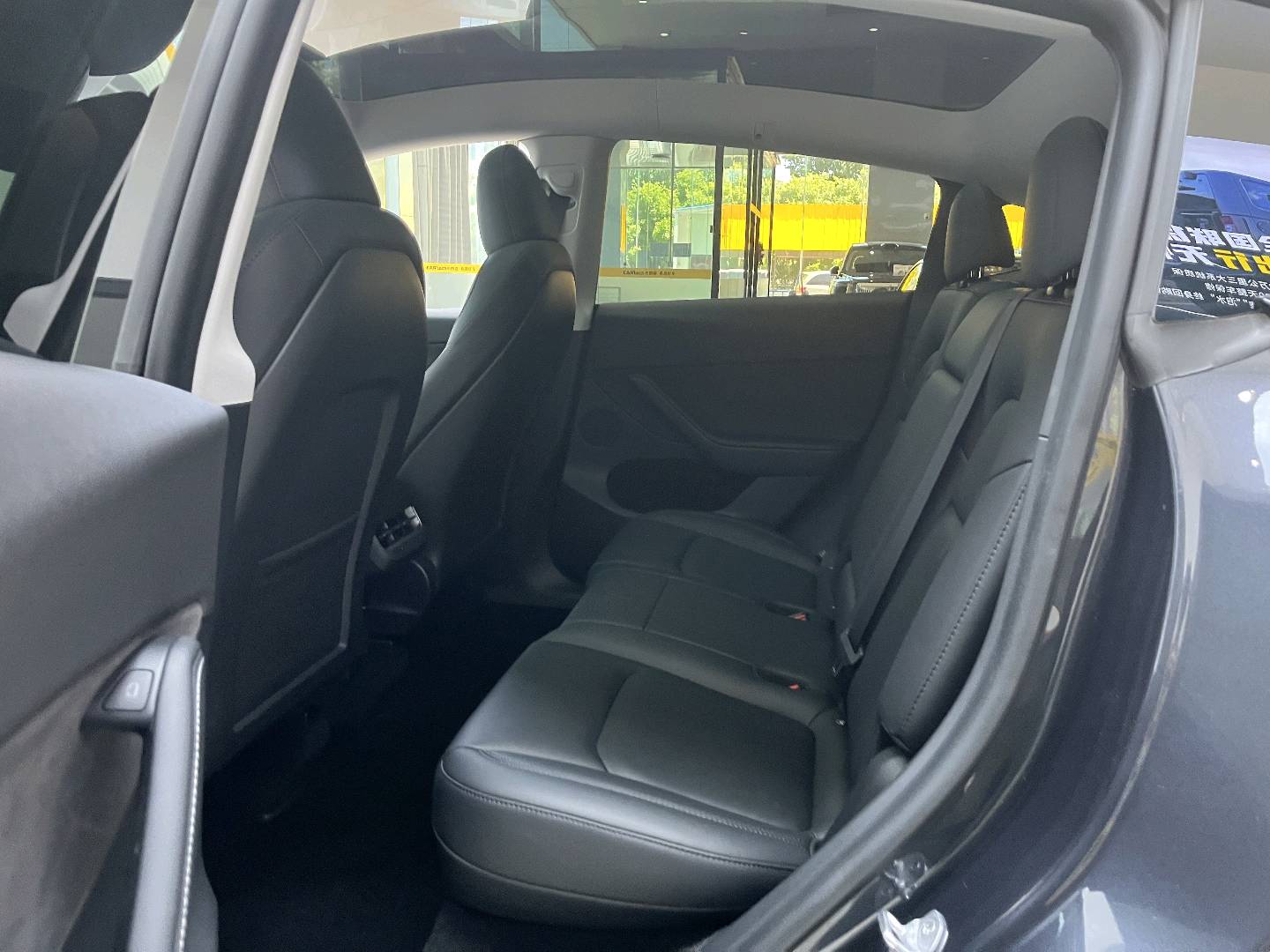 Tesla Model Y 2024 car image #6