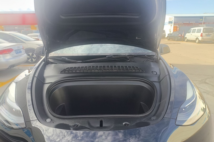 Tesla Model Y 2023 immagine di auto #20