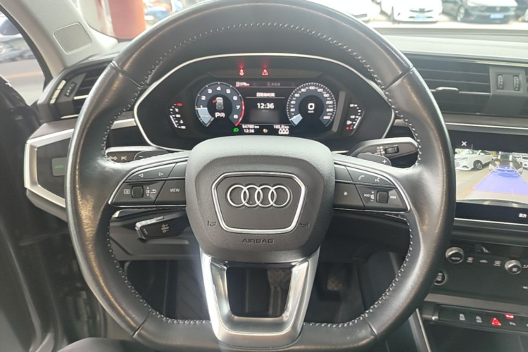 Audi Q3 2021 imagen de coche #11