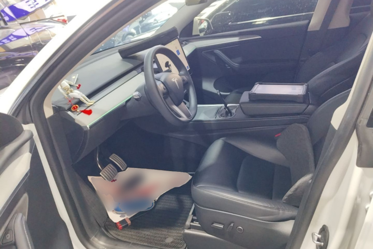 Tesla Model Y 2024 #19 Tesla Model Y 2024 car image #19