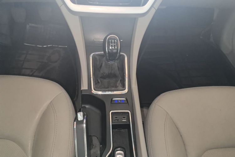 GEELY Emgrand 2015 #14 GEELY Emgrand 2015 car image #14