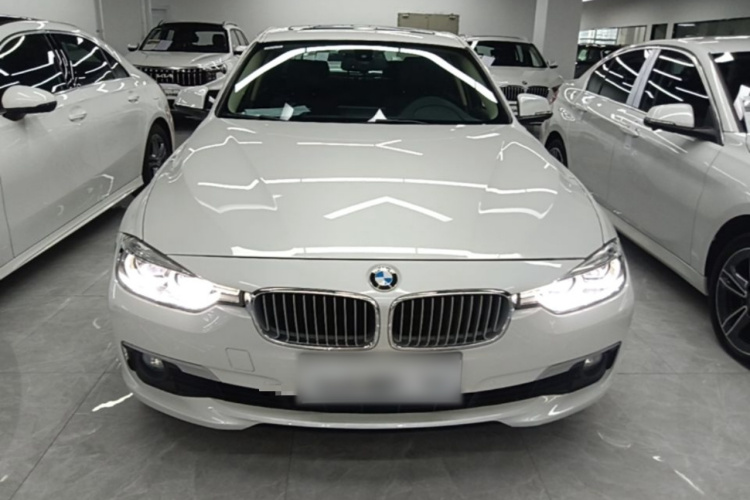 BMW 3 Series 2019 #3 BMW 3 Series 2019 car image #3