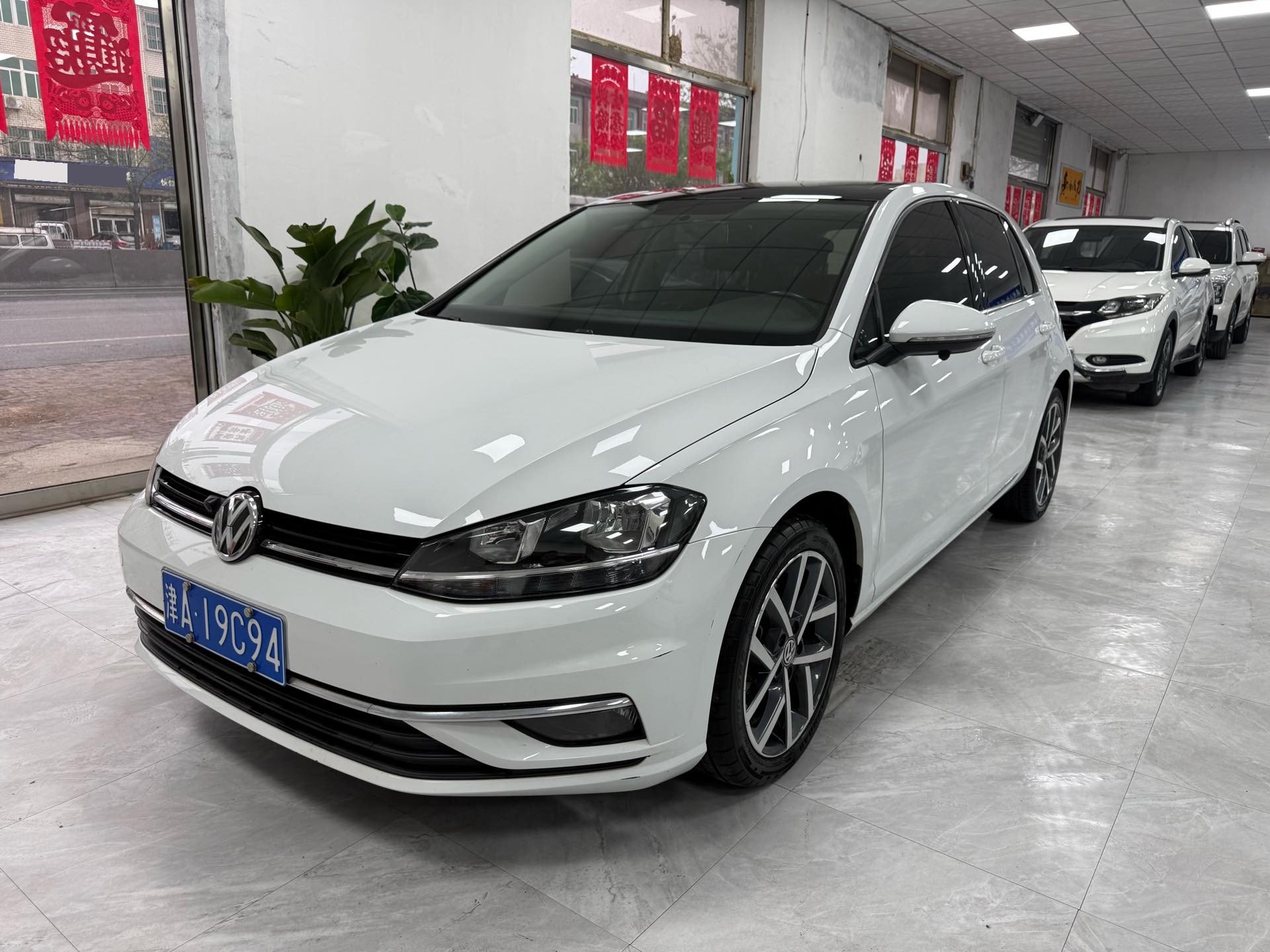 2020 immagine di auto 